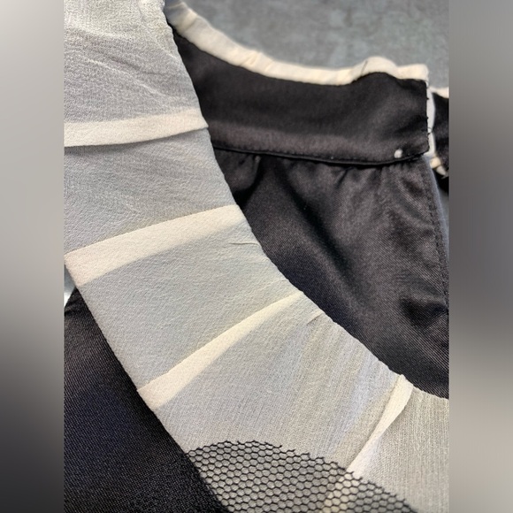 BCBGMAXAZRIA 💯 SILK - Picture 11 of 13